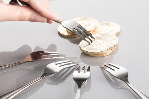 仮想通貨のハードフォークを狙う複数のフォークと金貨