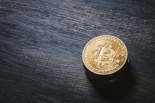 ビットコイン（暗号資産）の金色コイン