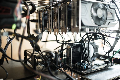 複数のGPUを搭載した自作マイニングリグの構成