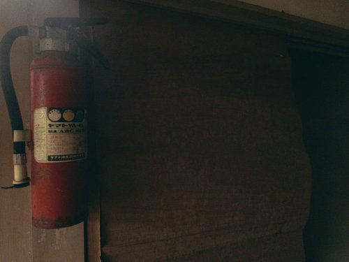 かなり古く錆びてしまった消化器