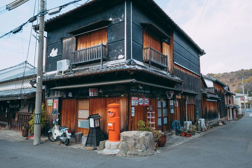 湯浅町の街角に残る丸型ポスト