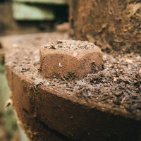 錆び付いた製紙工場の金属ナットとボルト詳細の写真