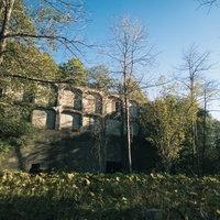 炭鉱のコンクリート建造物（廃墟）の写真