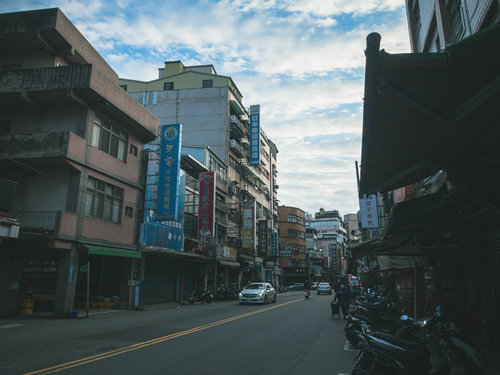 新北市鶯歌駅周辺の路駐されるバイク