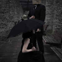 人に恋をした異形の紳士と恋に疲れた悩み多き女性の関係の写真