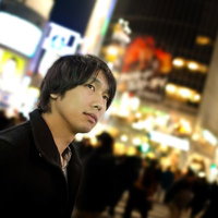 歩行者がひしめき合う週末の渋谷の人混みの風景の写真