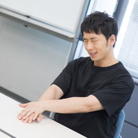 大事な試合前の円陣をひとりで再現する元JリーガーCEOへのインタビューの写真