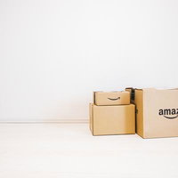 アマゾンのプライムセールで購入した商品のダンボール箱の写真