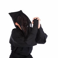 お願いします！どうか素顔だけは晒さないでください！懺悔する黒子の写真