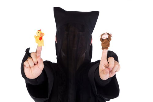 申から酉へバトンタッチ、黒子が仕掛ける干支リレー