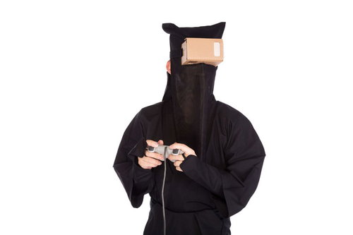 最近VR系のゲームに嵌ってます、黒子姿でコントローラー操作中