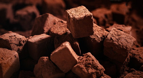 ココアパウダーをまぶした手作り生チョコレート