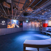 大画面で観戦ができる「esports Challenger's Park」のスタジアムの写真