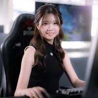 ゲーム配信をする女性YouTuberの写真