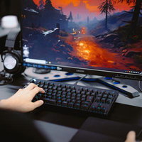 FPSゲームをプレイするプロゲーマーの様子の写真