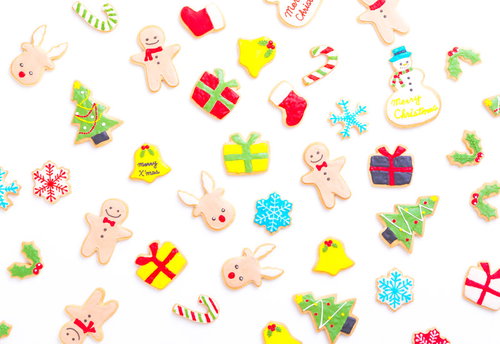 トナカイやツリーなどのキャラクターアイシングクッキー
