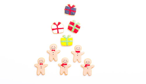 プレゼント交換用のアイシングクッキーとギフトボックス