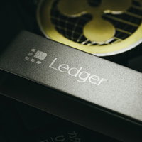 暗号資産の保管に使用するハードウォレット（LEDGER）の写真