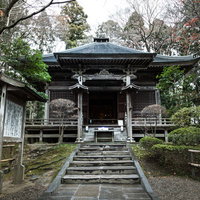 平泉中尊寺、峯薬師堂の山門の写真