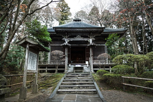 平泉中尊寺、峯薬師堂の山門