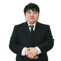 真摯に受け止める会社員の謝罪と感謝の姿勢の写真