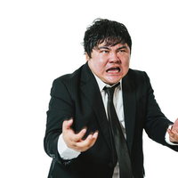 おい、ハトロール（パトロール）中だぞ。食べてないですずめの写真