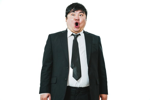 えっ、まじでー、の表情（白背景・室内）