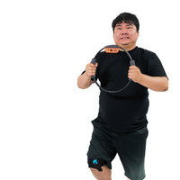 リングフィットでエクセサイズする男性のトレーニング風景の写真