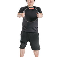 リングフィットでダイエットに取り組む男性のフィットネスルーティンの写真