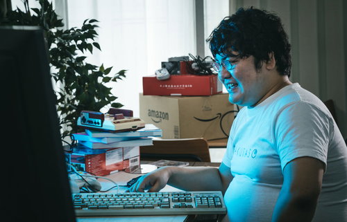 チャットに参加したら全員退出しやがった