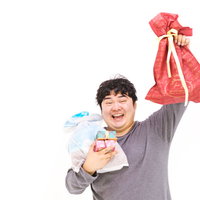 最近宝くじに当たったと発言した男性が映ったラストショットの写真