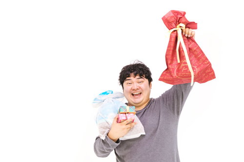 最近宝くじに当たったと発言した男性が映ったラストショット