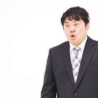 怒るとすぐに訴えてやるとか言う小心者の男性の写真