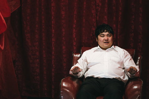 「その椅子、高級車買えるんで気をつけてください。」と言われた瞬間