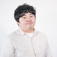 さてはアンチだなオメーと煽るドヤ顔の男性の写真