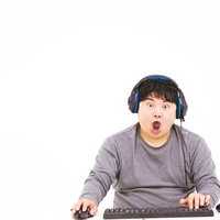 ゲームしながら「ヒャッハー」っと雄叫びをあげる生主の写真