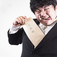 退職テヘペロ(・ω<)なアシカ2頭の水中じゃれ合いの写真