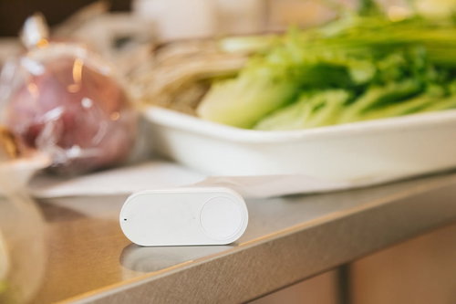 台所に置かれたダッシュボタン