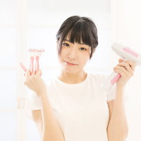 脱毛器具を持ち込みしてくる人の写真