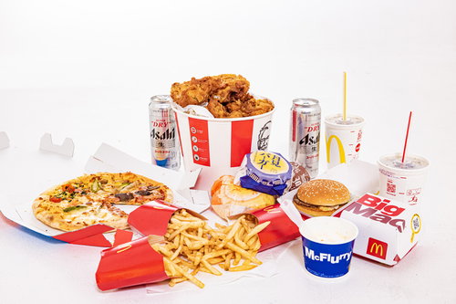 ワクワクする食べ物たち～ケンタとハンバーガーの饗宴