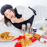 スーパーサイズミーな爆食いジャンクフードの写真