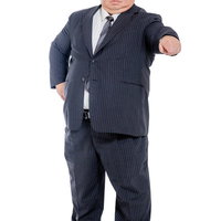 はち切れそうなストライプスーツを着て指差し命令する膨よかな男性の写真