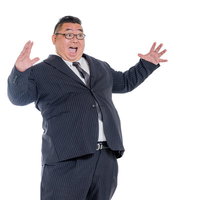 びっくり仰天してお腹のボタンが弾けそうな男性の写真