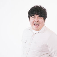 出来らあっ！と叫ぶ男性の写真