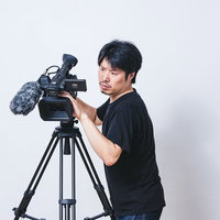 うまく構図が決まらないビデオカメラでのムービー撮影の写真