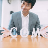 執拗に.comドメインをすすめてくるバイヤーの営業トークの写真