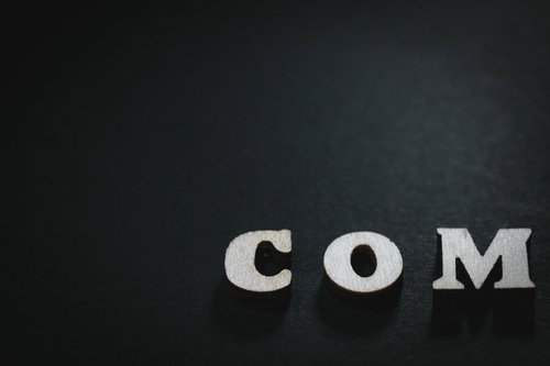 COMの英文字が並ぶドメイン