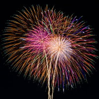 夏の風物詩、打ち上げ花火の写真