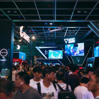 人で溢れるE-SPORTS FESTIVAL 2019 HONG KONGの会場の写真