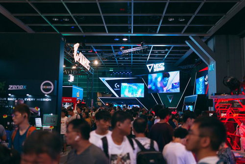 人で溢れるE-SPORTS FESTIVAL 2019 HONG KONGの会場